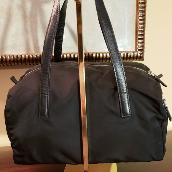 PRADA TESS SAFFIANO Nylon/Leather Tote Handbag (Nero) includes Authenticity card - Picture 3 of 13